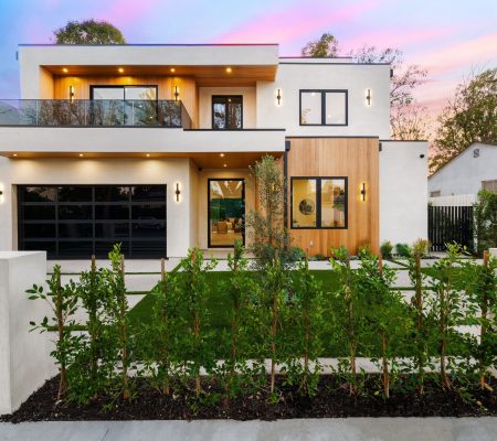 Modern,Two-story,House,With,Sleek,Design,,Large,Windows,,And,Landscaped