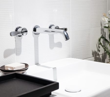 Bathroom,Interior,With,Sink,And,Faucet