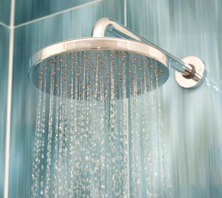 Head,Shower,While,Running,Water